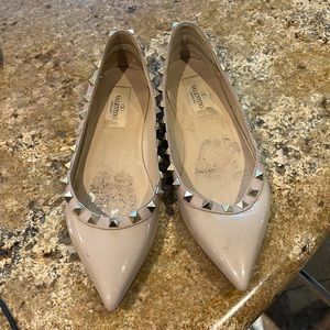 Valentino Rockstud flats beige